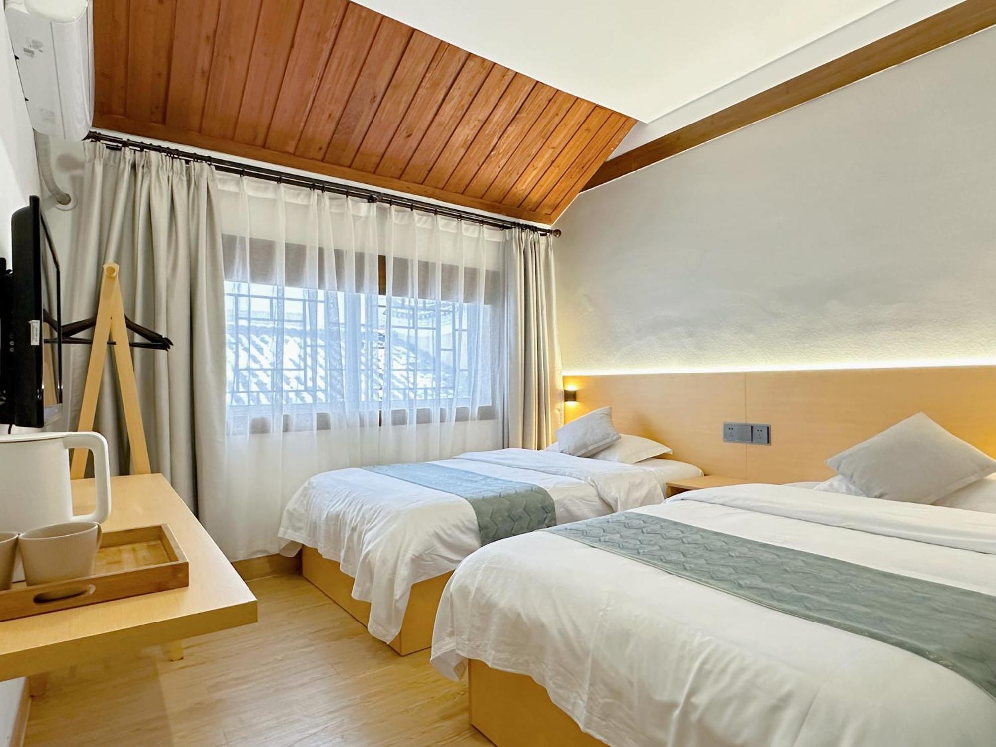 Hemu House Hotell Fenghuang Eksteriør bilde